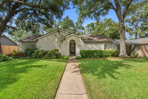 11418 Valley Stream Dr, Houston, TX 77043