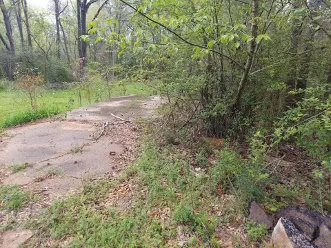 1102 Elm St, Marshall, TX 75670