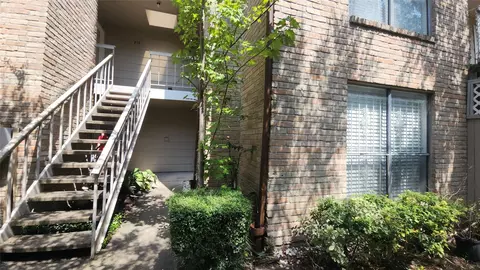 2100 Wilcrest Dr #116, Houston, TX 77042