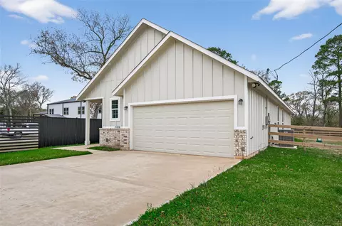 Exterior - 24644 Cavan St, Hempstead, TX 77445 photo 7 of 12