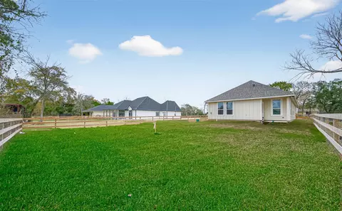 Exterior - 24644 Cavan St, Hempstead, TX 77445 photo 11 of 12