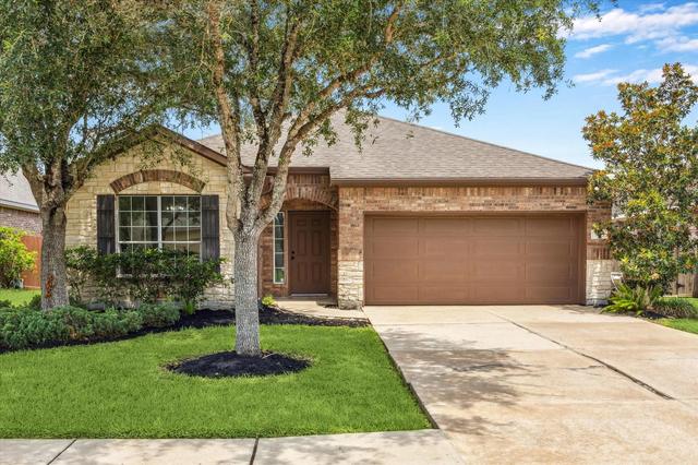 3105 W Trail Dr, Pearland, TX 77584