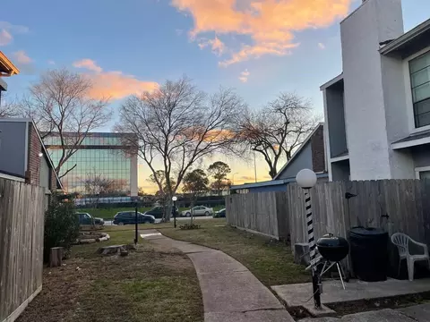 9550 Deering Dr #408, Houston, TX 77036