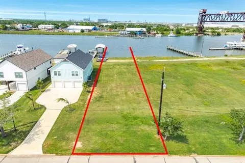 000 W 2nd St, Freeport, TX 77541