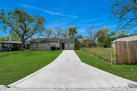 5018 Northridge Dr, Houston, TX 77033