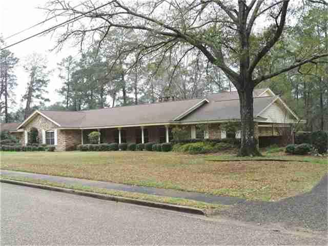 709 Third St, Jasper, TX 75951 photo 1