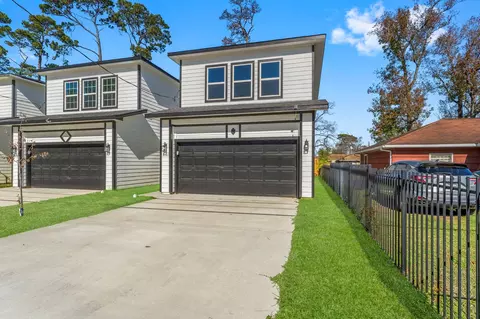 8161 Crestview Dr, Houston, TX 77028