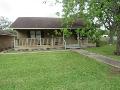 242 Sir Lancelot Dr N, Sargent, TX 77414