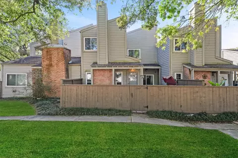 1547 Prairie Grove Dr, Houston, TX 77077