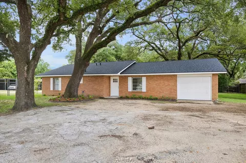 Exterior - 5615 Spring Cypress Rd, Spring, TX 77379 photo 2 of 4