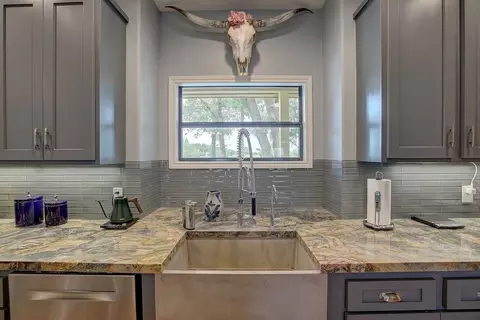 Kitchen - 1928 Koether Rd, Carmine, TX 78932 photo 4 of 7