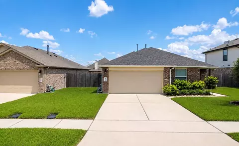 60 Rodeo Crest Dr, Manvel, TX 77578