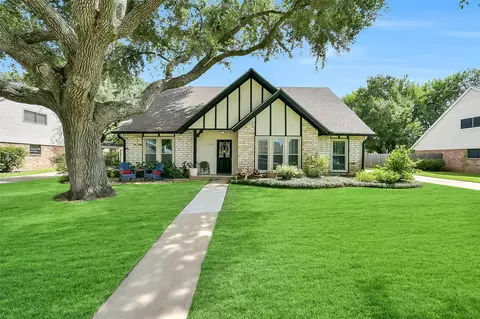 2531 Sugar Mill Dr, Sugar Land, TX 77479