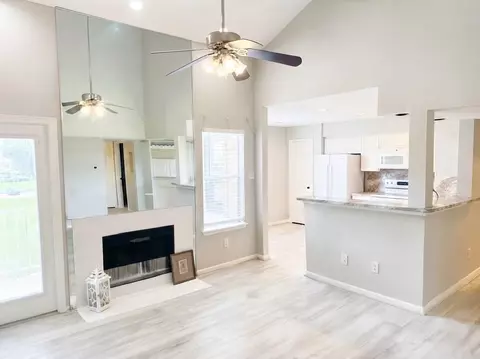 2011 Spenwick Dr #522, Houston, TX 77055