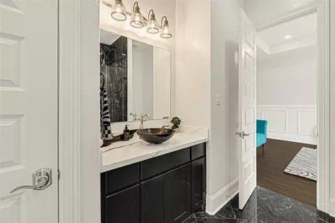Bath - 23610 Thortons Park Ln, Spring, TX 77389 photo 2 of 7