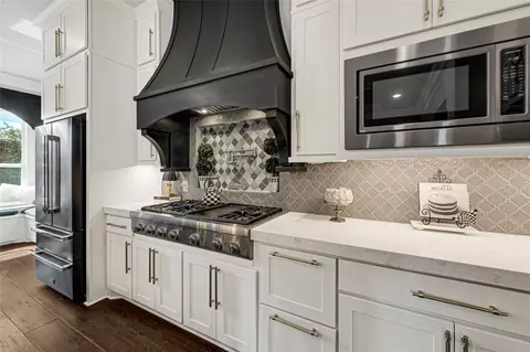 Kitchen - 23610 Thortons Park Ln, Spring, TX 77389 photo 4 of 6