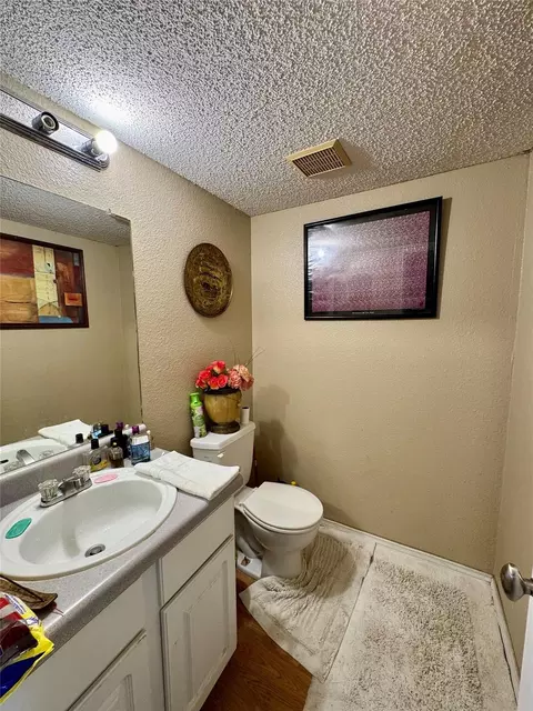 Bath - 77 Westwood Dr E, Trinity, TX 75862 photo 1 of 4