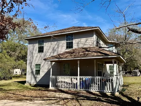 Exterior - 77 Westwood Dr E, Trinity, TX 75862 photo 3 of 4