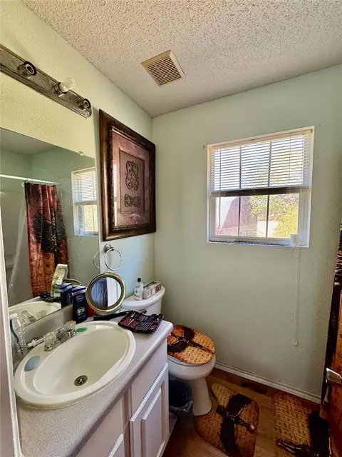 Bath - 77 Westwood Dr E, Trinity, TX 75862 photo 3 of 4