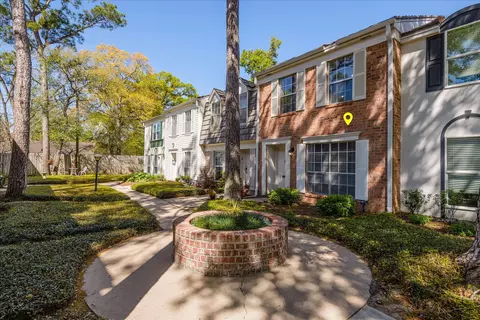 1425 Springrock Ln, Houston, TX 77055