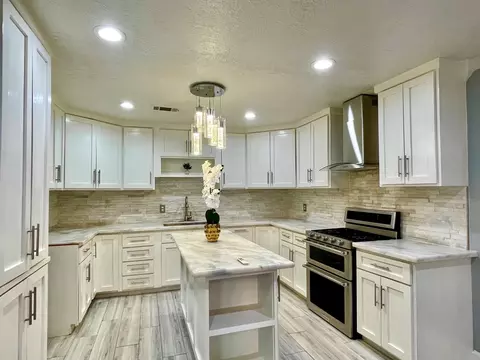 12223 Frazier Riv, Houston, TX 77050