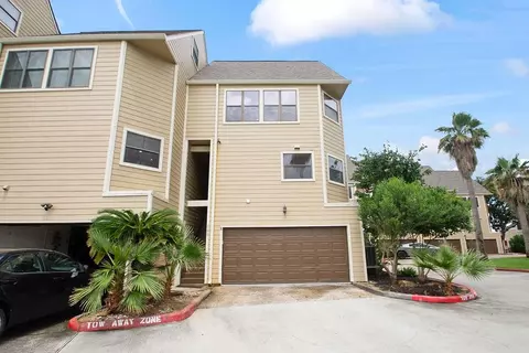 888 Davis Rd, League City, TX 77573