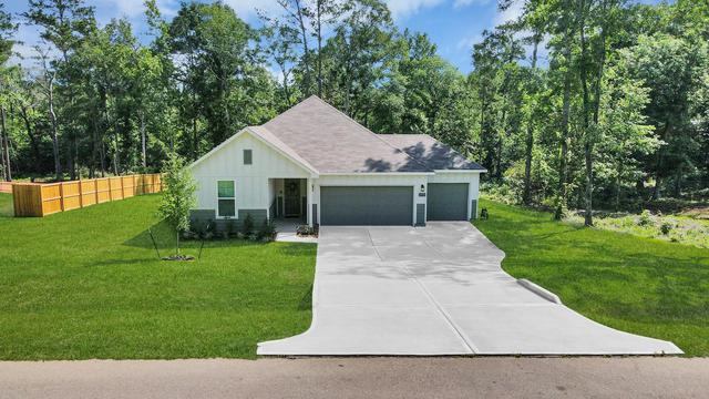 11779 Oakwood Ranch Dr, Willis, TX 77378