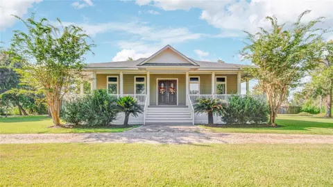 108 Buffalo Trl, Lake Jackson, TX 77566