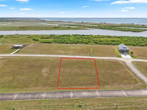 3041 Sandy Ln, Palacios, TX 77465