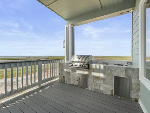 5235 Bluewater Hwy, Freeport, TX 77541