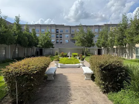 2600 Bellefontaine St #A18, Houston, TX 77025