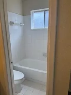 Bath - 4819 Roserock Ln, Spring, TX 77388 photo 1 of 2