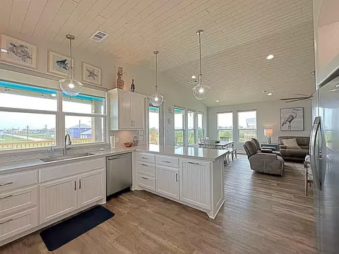210 Corpus Christi Dr, Port Bolivar, TX 77650