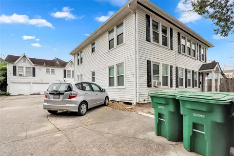 1135 W Clay St, Houston, TX 77019