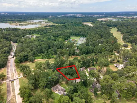 135 Jeb Stuart Ln, Conroe, TX 77302 photo 2