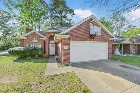 201 Pine Place St, Dayton, TX 77535
