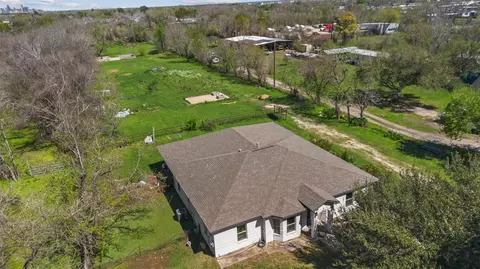 4425 Fuqua St, Houston, TX 77048