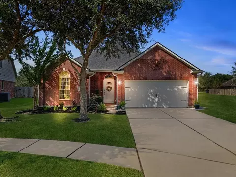 1910 Vineyard Bend Ct, Pearland, TX 77581