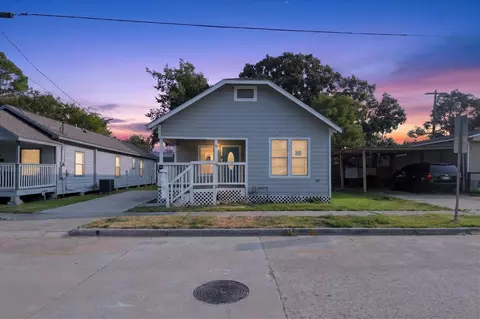 320 E Murrill St, Baytown, TX 77520