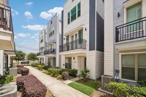 2228 Mcgowen St, Houston, TX 77004