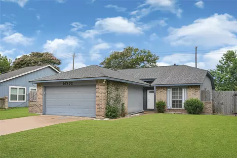 10802 Forest Leaf Dr, Sugar Land, TX 77498
