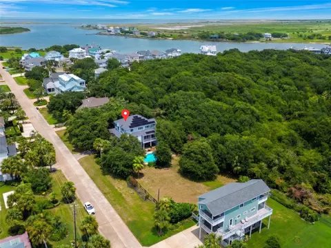 3427 Eckert Dr, Galveston, TX 77554