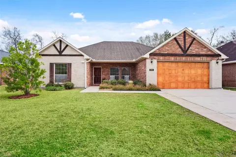 1995 Brentwood Dr, Alvin, TX 77511