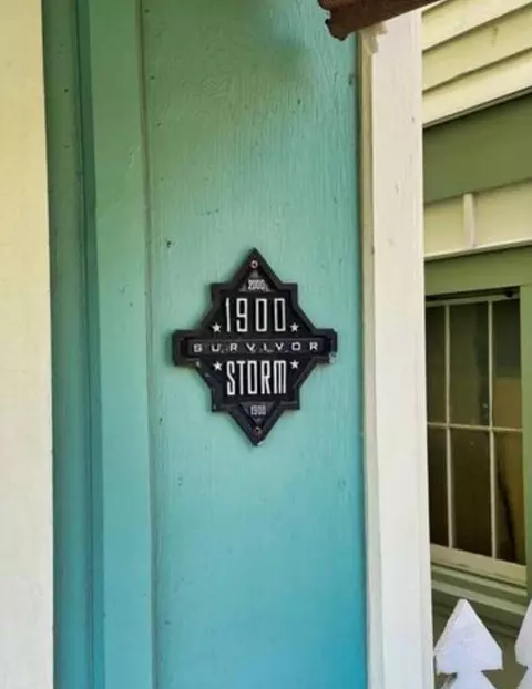 2328 Avenue M, Galveston, TX 77550