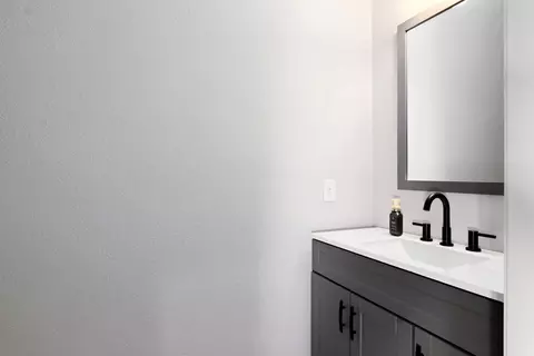 Bath - 5026 Keith Rd, Pasadena, TX 77505 photo 1 of 4