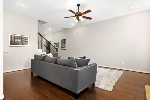 Living - 5026 Keith Rd, Pasadena, TX 77505 photo 3 of 4
