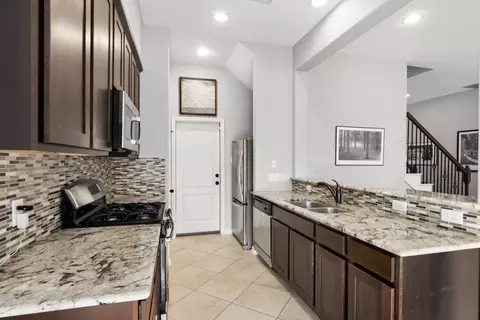 Kitchen - 5026 Keith Rd, Pasadena, TX 77505 photo 2 of 3