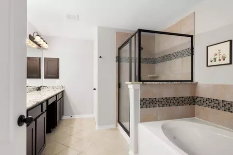 Bath - 5026 Keith Rd, Pasadena, TX 77505 photo 3 of 4