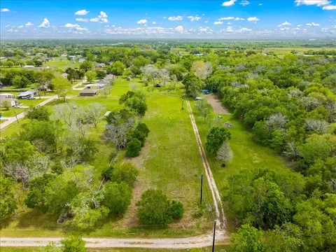 8011 Custer St, Hitchcock, TX 77563