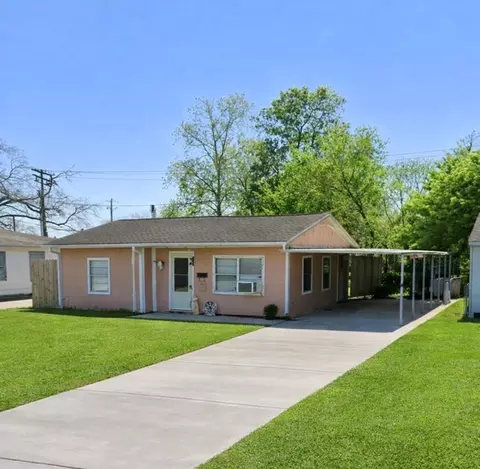 718 E Belmont St, Pasadena, TX 77506